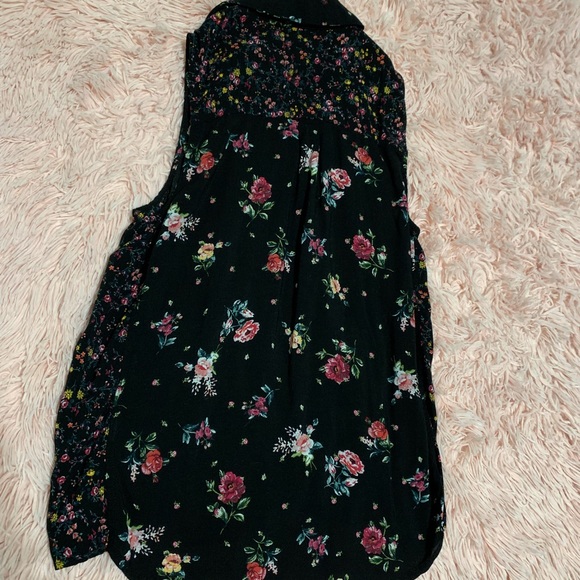 no boundaries floral top - Picture 2 of 3